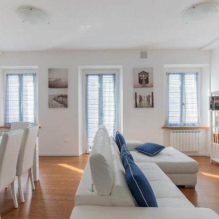Elena House White Apartment Βιαρέτζιο Εξωτερικό φωτογραφία